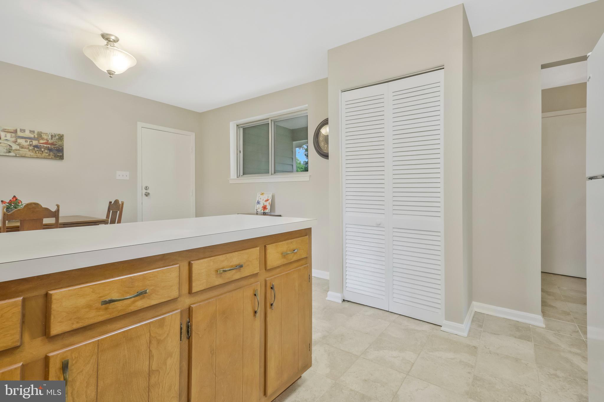8723 Victoria Road Springfield, VA 22151 - Photo 11 of 38