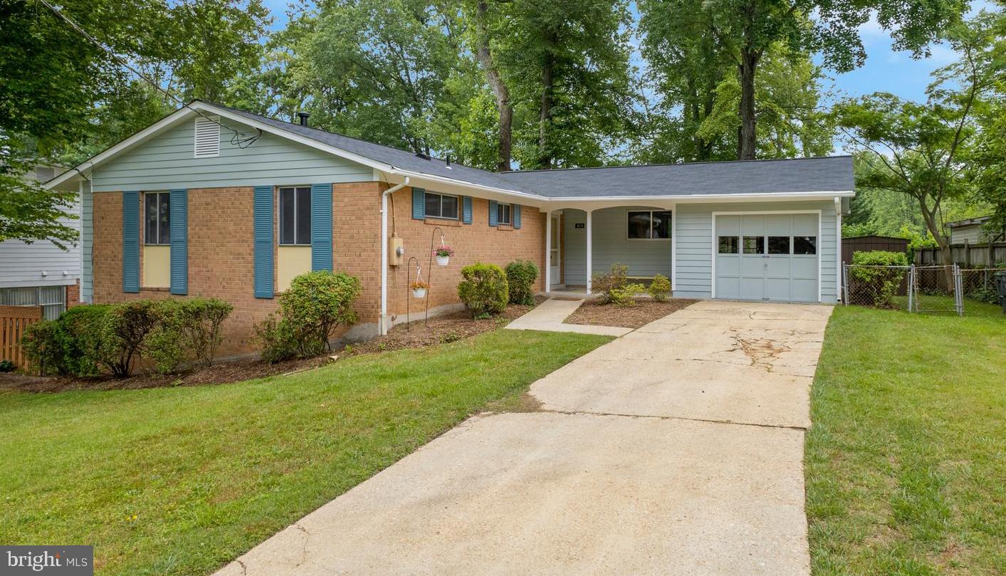8723 Victoria Road Springfield, VA 22151 - Photo 2 of 38