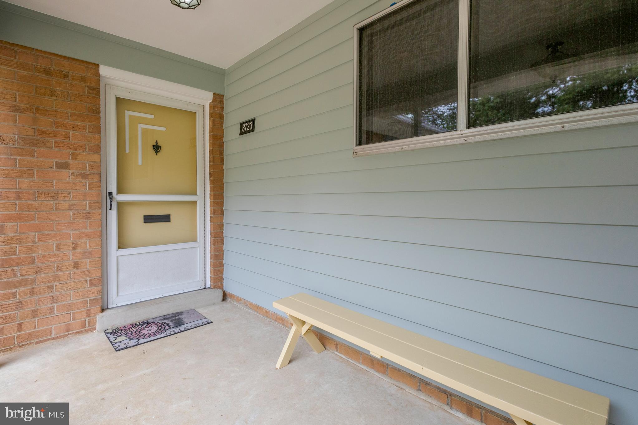 8723 Victoria Road Springfield, VA 22151 - Photo 3 of 38