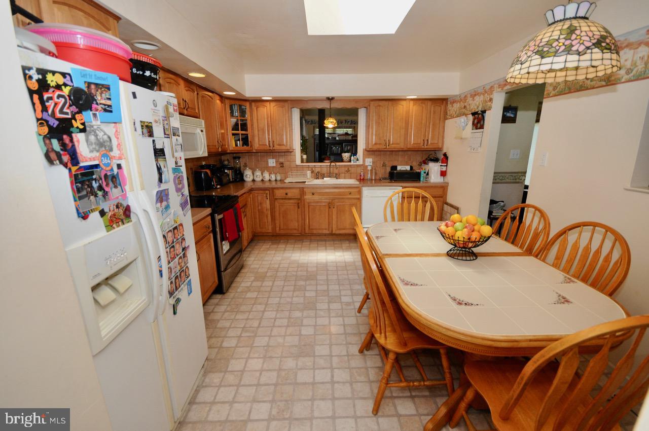 228 Hamilton Road Marlton, NJ 08053 - Photo 3 of 19