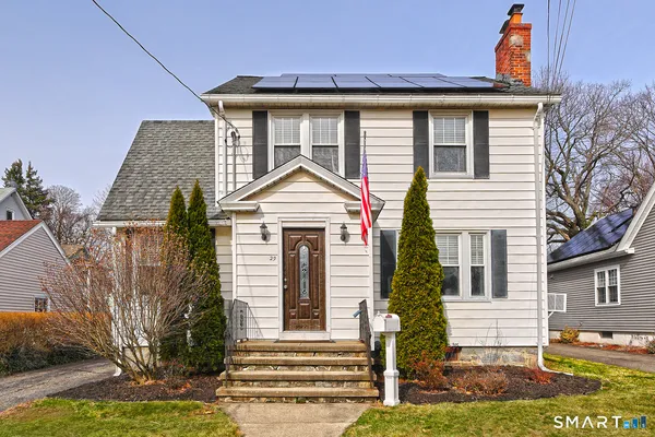 $489,000 | 29 Parkway Drive, Stratford, CT 06614