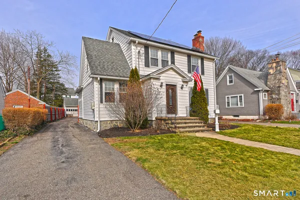 $489,000 | 29 Parkway Drive, Stratford, CT 06614