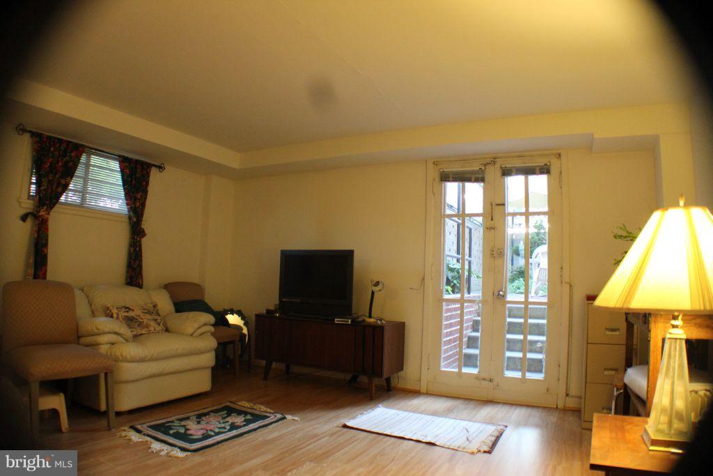 301 I Street Southwest, Unit 108 Washington, DC 20024 - Photo 11 of 18 Living Room