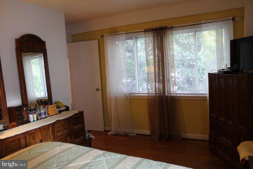 301 I Street Southwest, Unit 108 Washington, DC 20024 - Photo 7 of 18 First bedroom