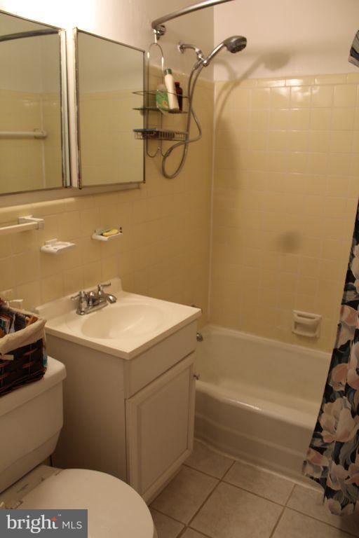301 I Street Southwest, Unit 108 Washington, DC 20024 - Photo 9 of 18 Bath