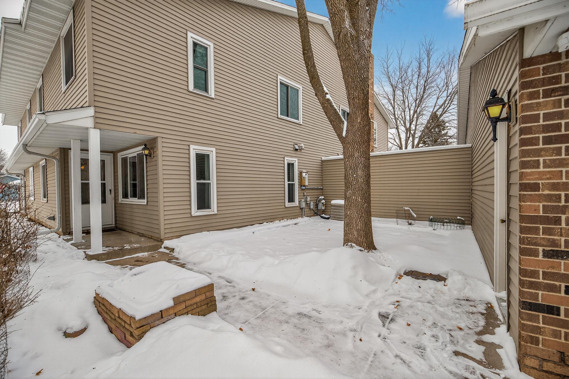 9452 Ranchview Lane North Maple Grove, MN 55369 - Photo 4 of 31