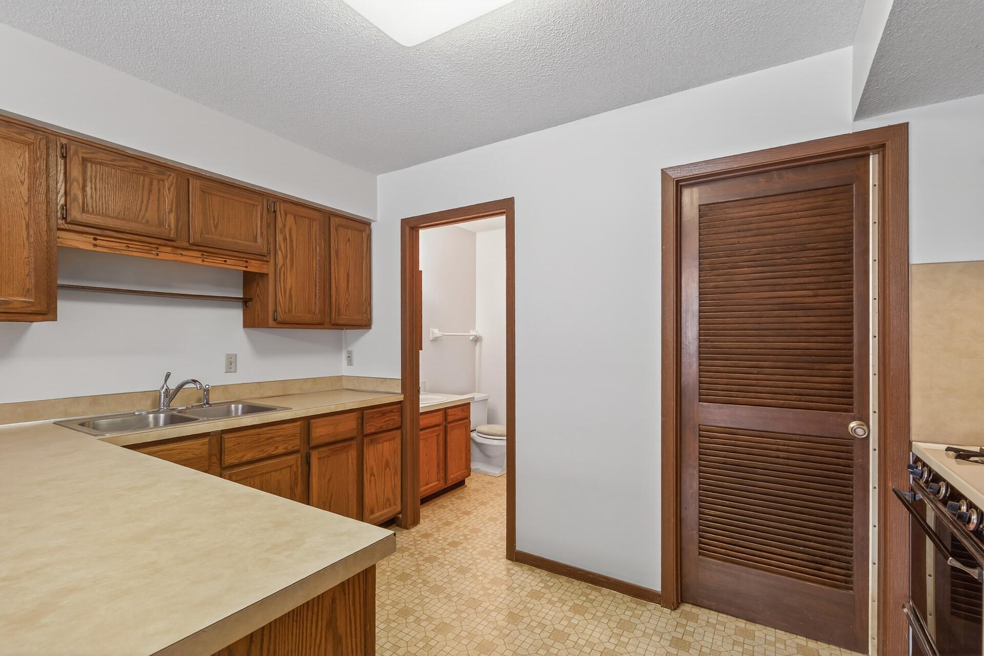 9452 Ranchview Lane North Maple Grove, MN 55369 - Photo 9 of 31