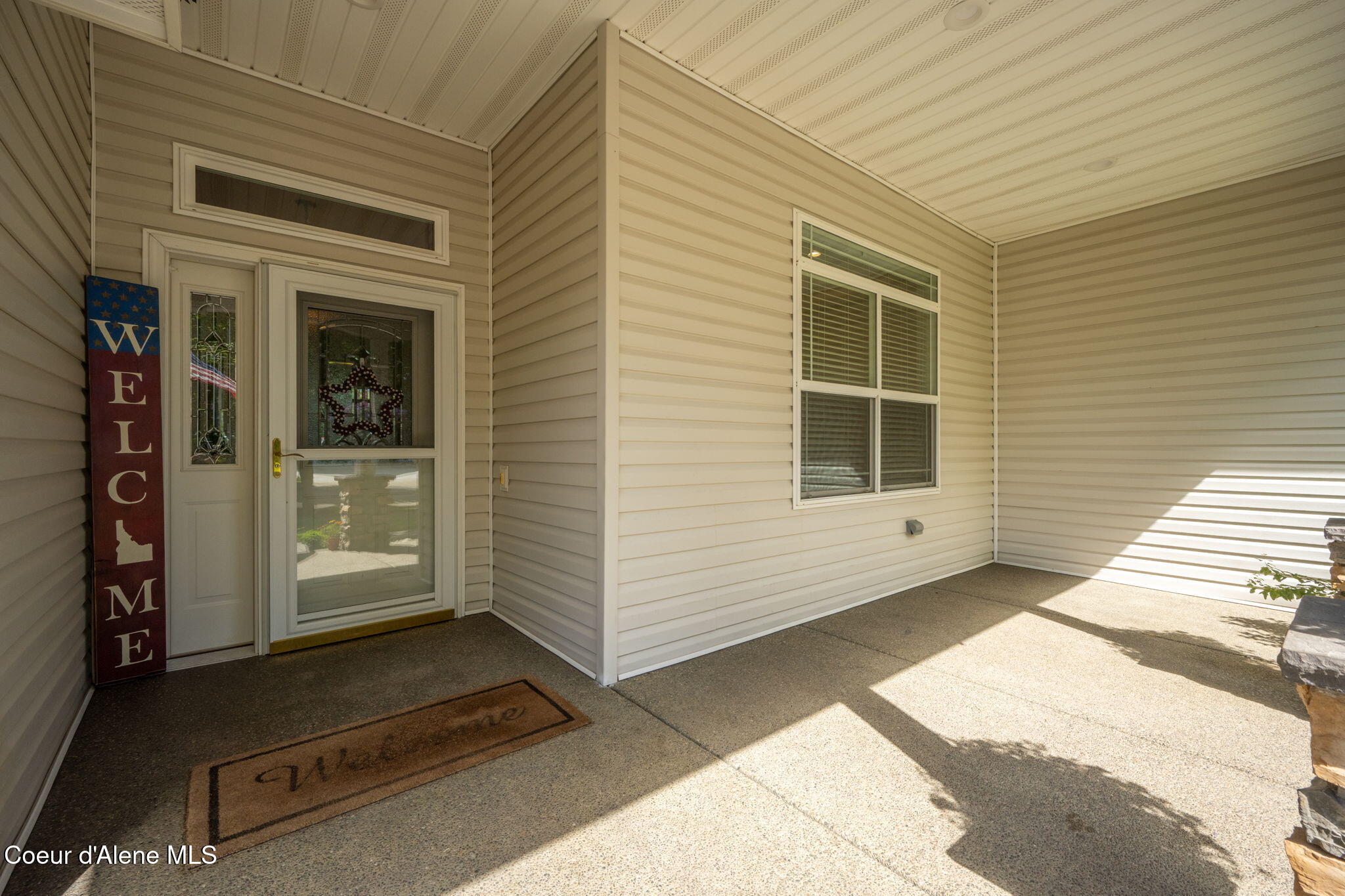 11393 North Rocking R Road Hayden, ID 83835 - Photo 4 of 35 Front Porch Entry