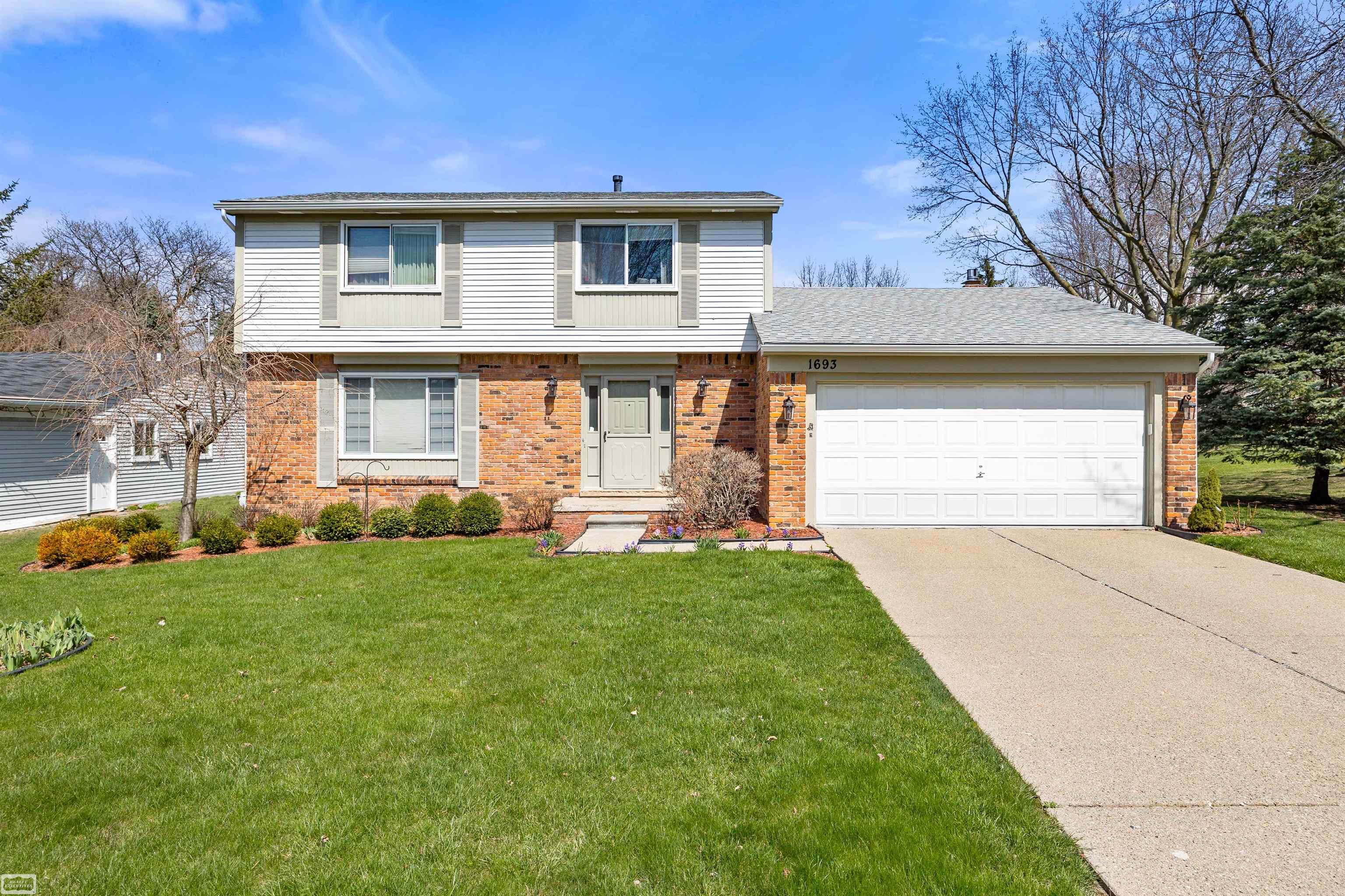 1693 Dennett Lane Rochester Hills, MI 48307 - Photo 2 of 53