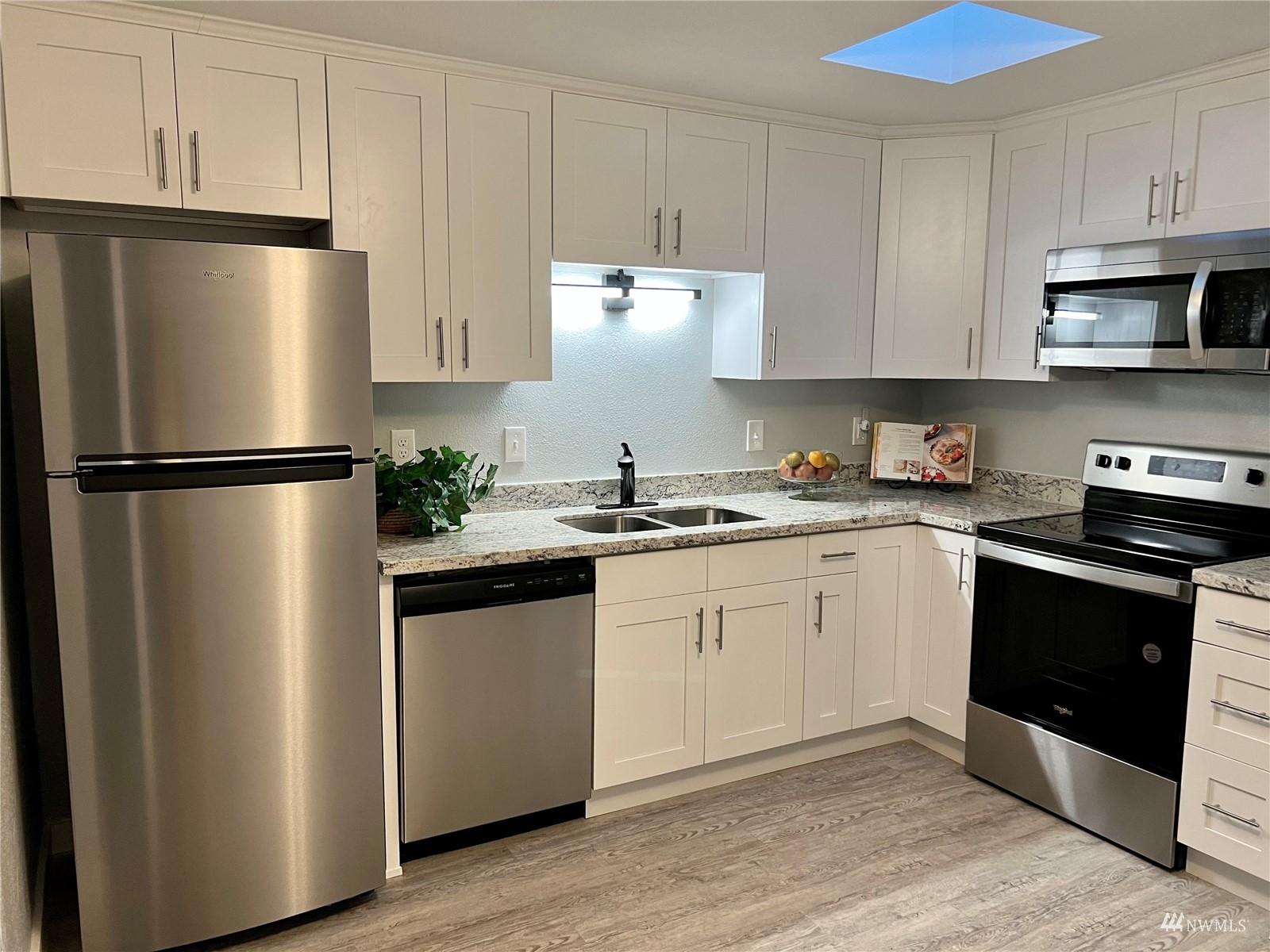 14600 Southeast 176th Street, Unit B3 Renton, WA 98058 - Photo 3 of 16 Gallery Image 3