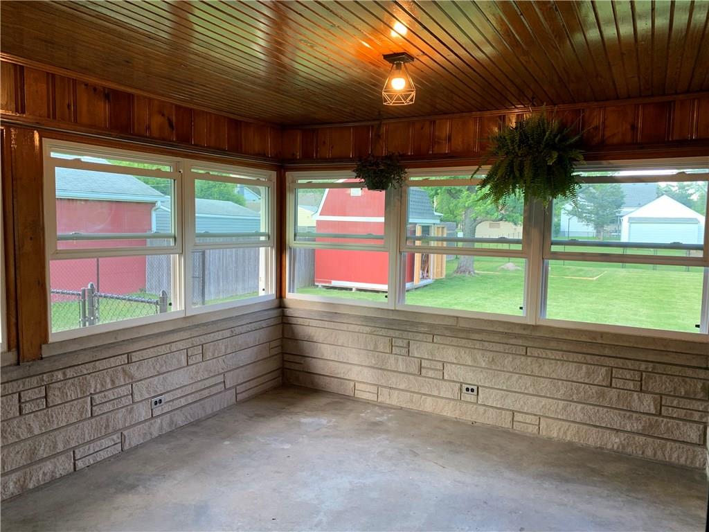 349 North Franklin Road Indianapolis, IN 46219 - Photo 22 of 36 Gallery Image 22