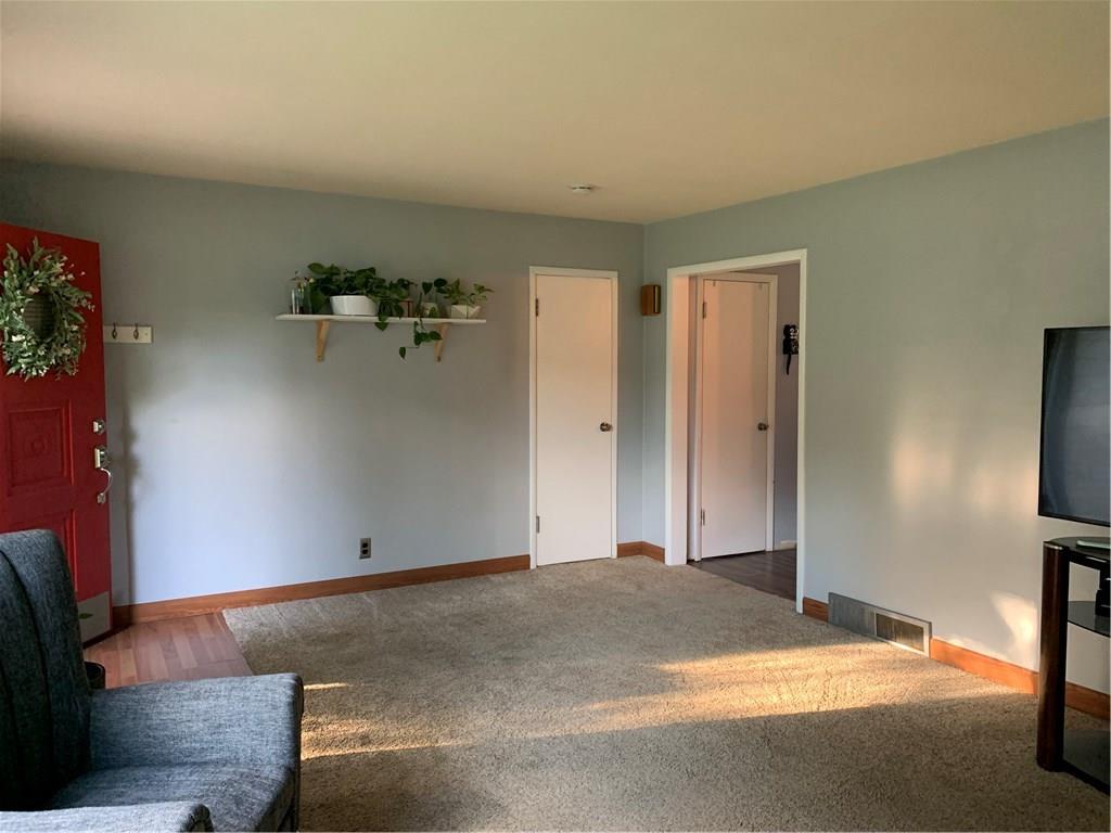 349 North Franklin Road Indianapolis, IN 46219 - Photo 5 of 36 Gallery Image 5