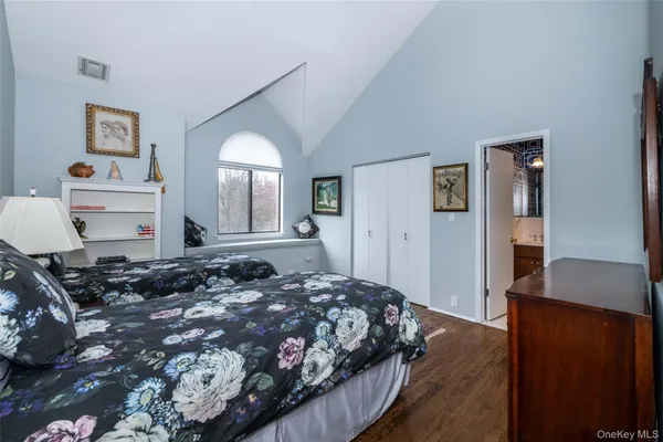 $1,395,000 | 7 Brookridge Road, New Rochelle, NY 10804