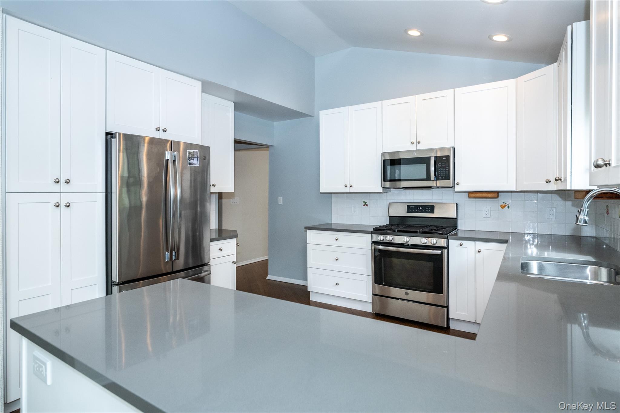 7 Brookridge Road New Rochelle, NY 10804 - Photo 8 of 28