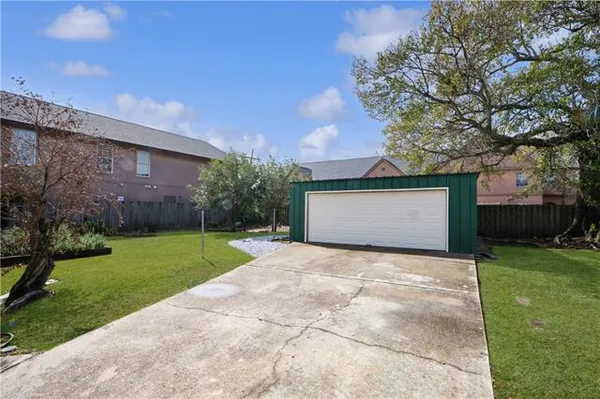 $595,000 | 728 Lafayette Street, Gretna, LA 70053