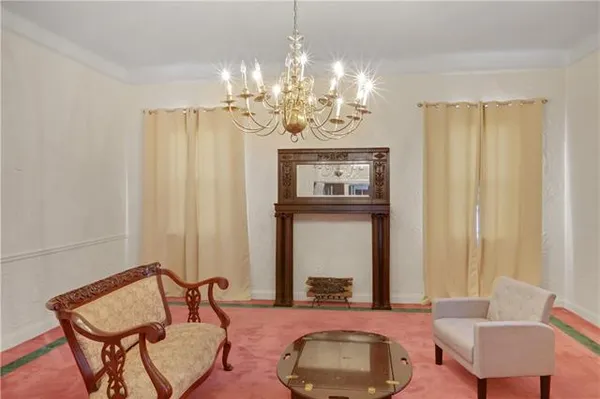 $595,000 | 728 Lafayette Street, Gretna, LA 70053