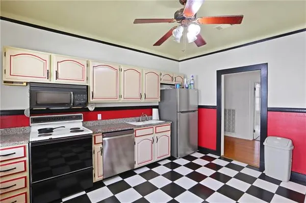 $595,000 | 728 Lafayette Street, Gretna, LA 70053