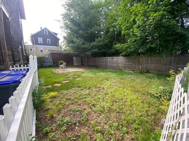 $1,900 | 147 Oakland Avenue, Unit 1, Methuen, MA 01844