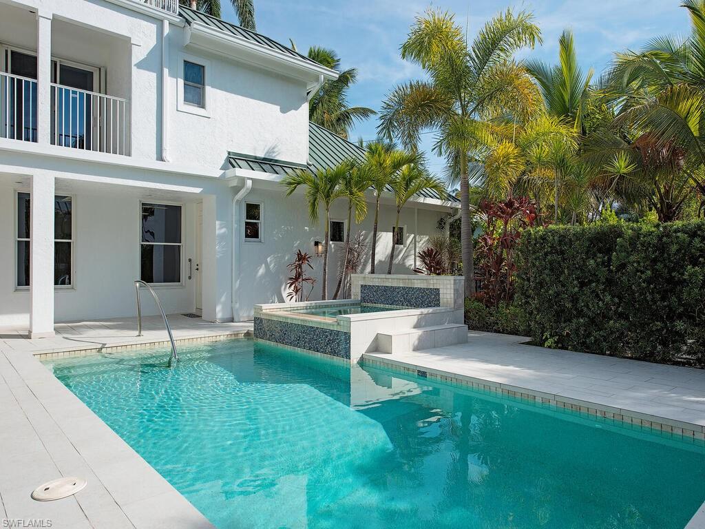 180 7th Avenue South Naples, FL 34102 - Photo 4 of 20