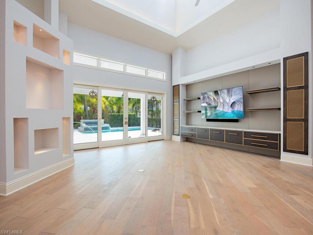 180 7th Avenue South Naples, FL 34102 - Photo 5 of 20