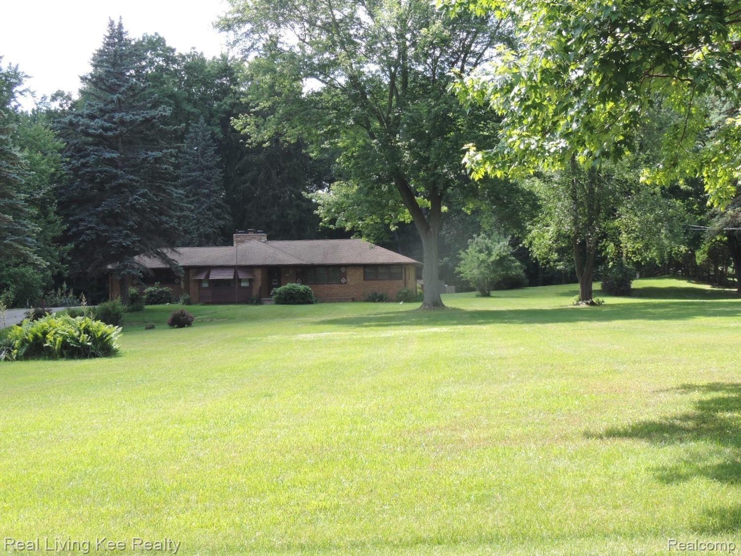 1174 Avon Circle West Rochester, MI 48309 - Photo 29 of 29 DSCN3543.JPG