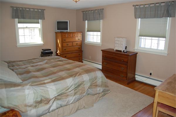 20 Hickory Hill Road Manchester, MA 01944 - Photo 10 of 11 Gallery Image 10