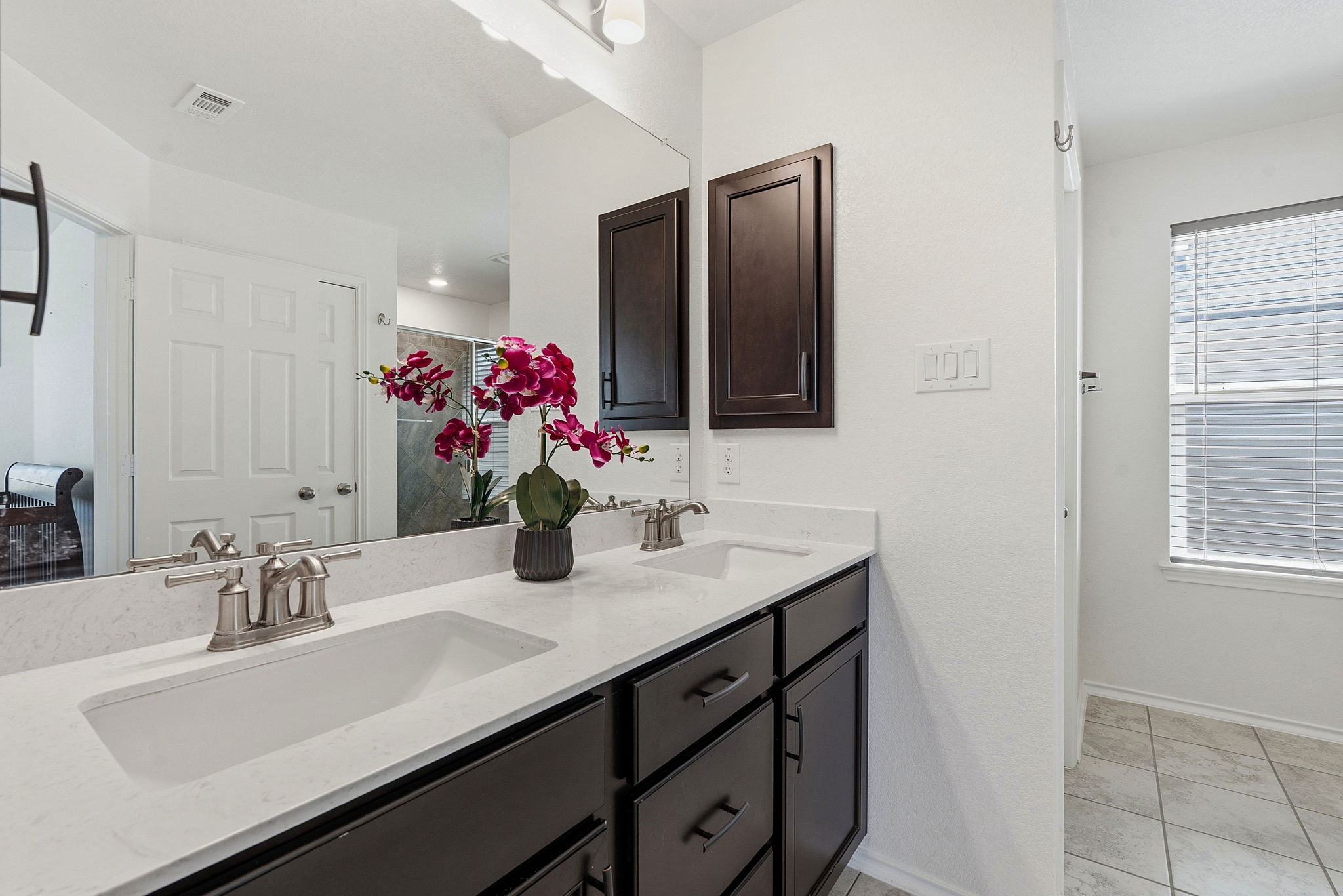 13928 Inaugural Street Manor, TX 78653 - Photo 26 of 34 Dual vanities.