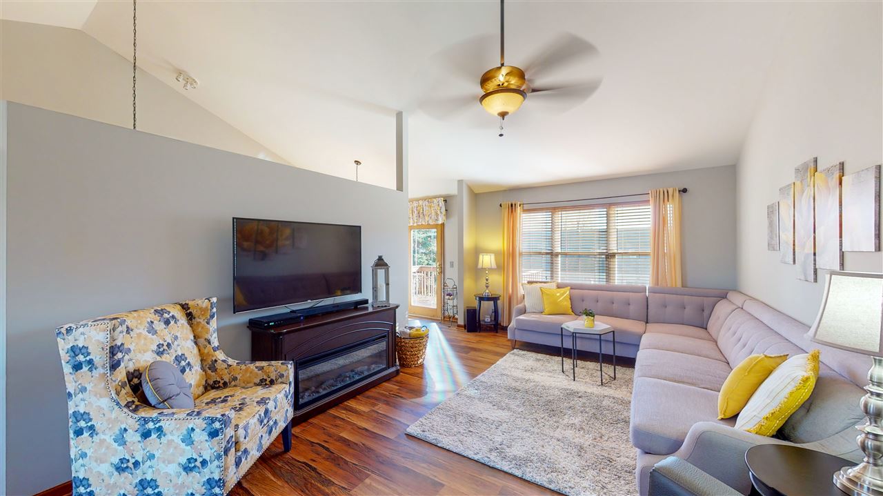 1149 Spring Creek Road Elgin, IL 60120 - Photo 7 of 39 Gallery Image 7