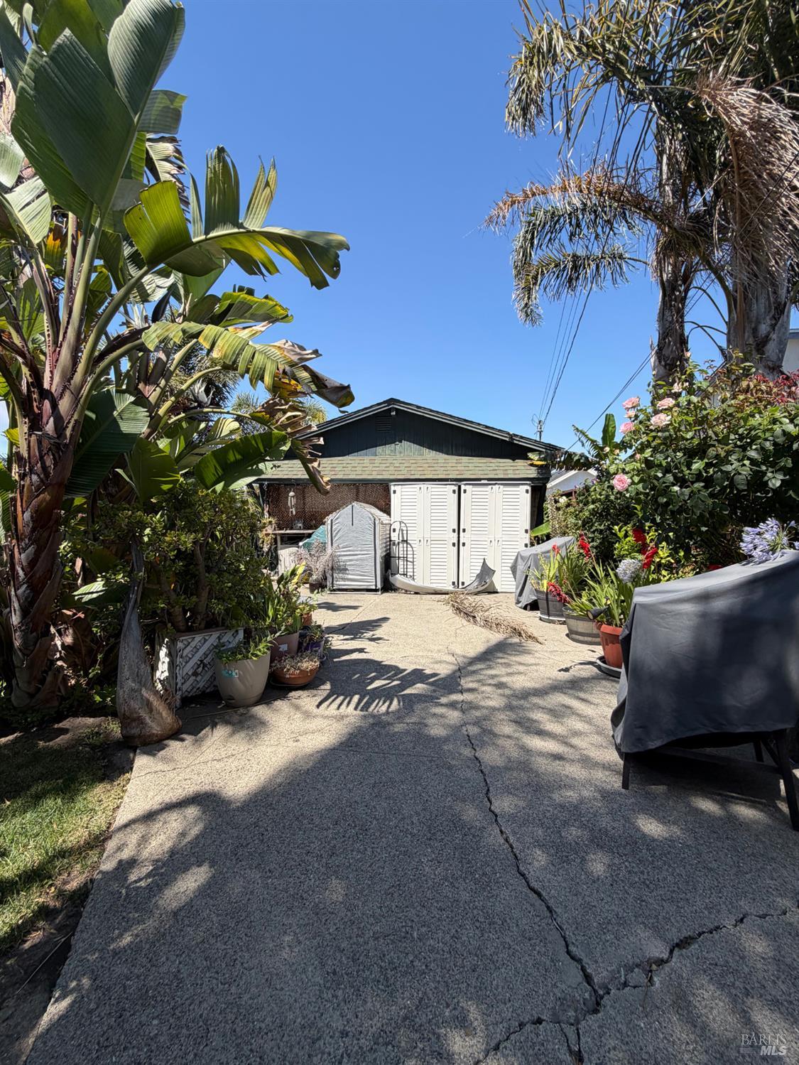 1075 Mitchell Way El Sobrante, CA 94803 - Photo 2 of 10