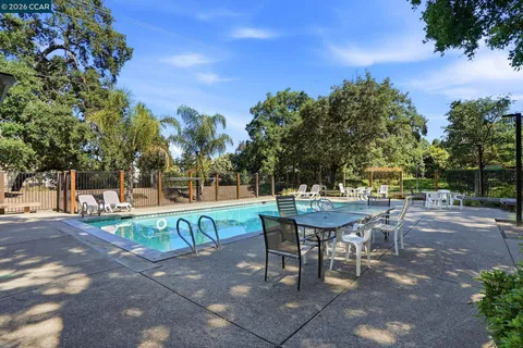 $476,000 | 700 Suntree Lane, Unit 711, Pleasant Hill, CA 94523