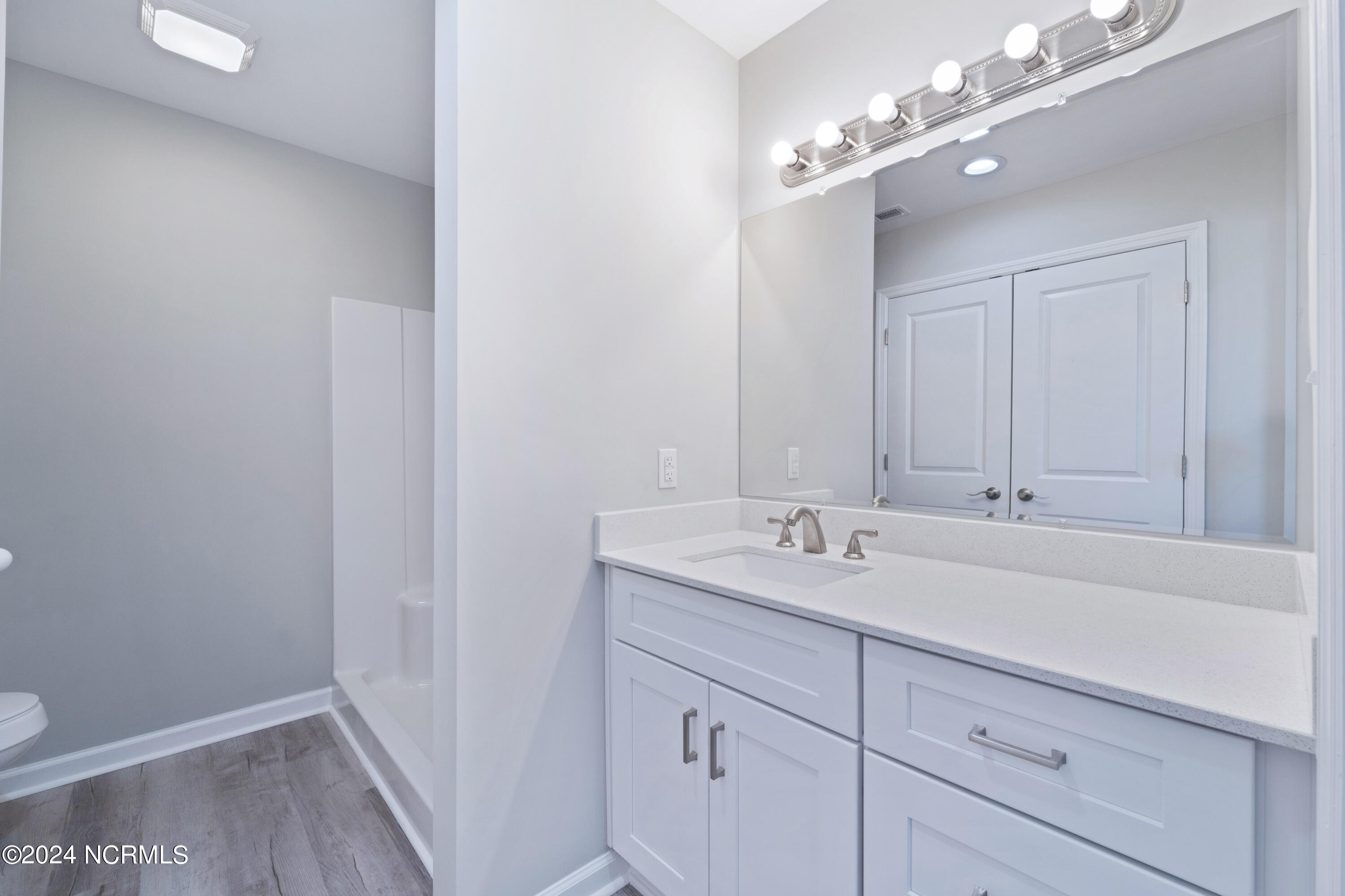 108 Cooper Road Richlands, NC 28574 - Photo 38 of 49 Master Bath