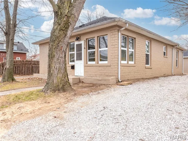$145,000 | 314 North 3rd Street, Wood River, IL 62095