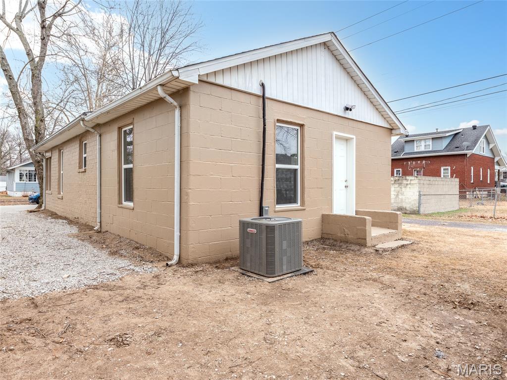 314 North 3rd Street Wood River, IL 62095 - Photo 7 of 30