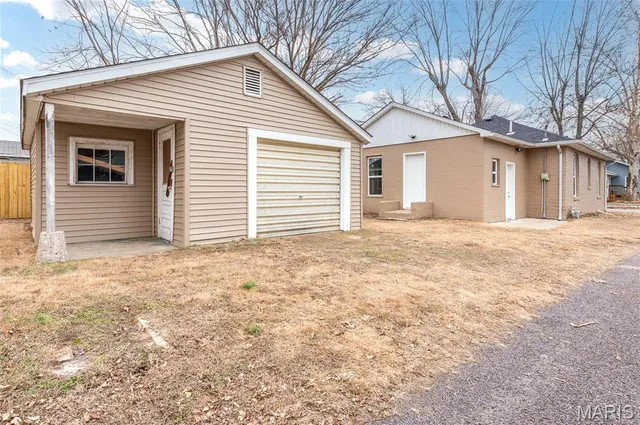 $145,000 | 314 North 3rd Street, Wood River, IL 62095