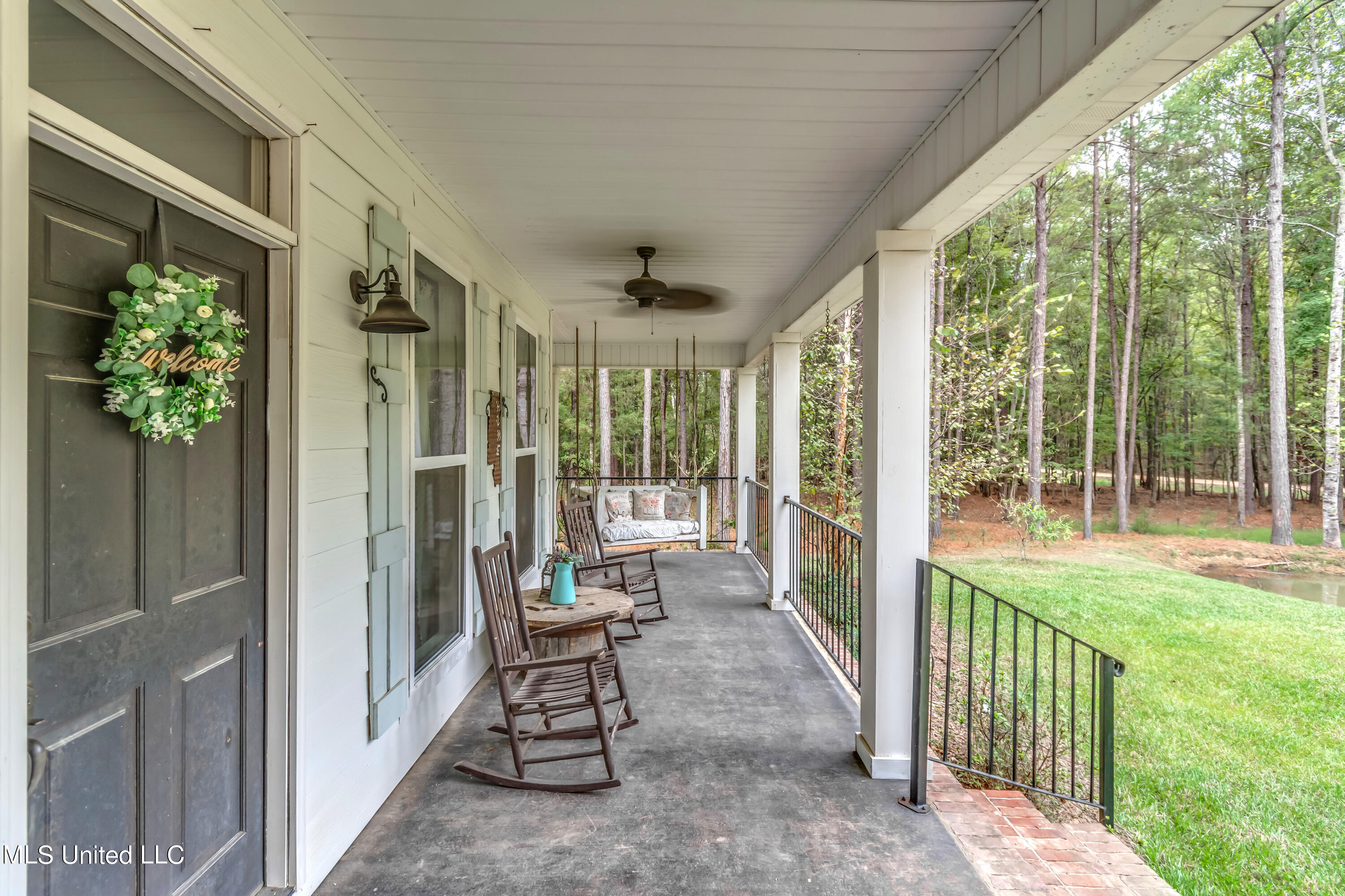 124 Oak Tree Lane Brandon, MS 39042 - Photo 16 of 78 124 Oak Tree Lane-8