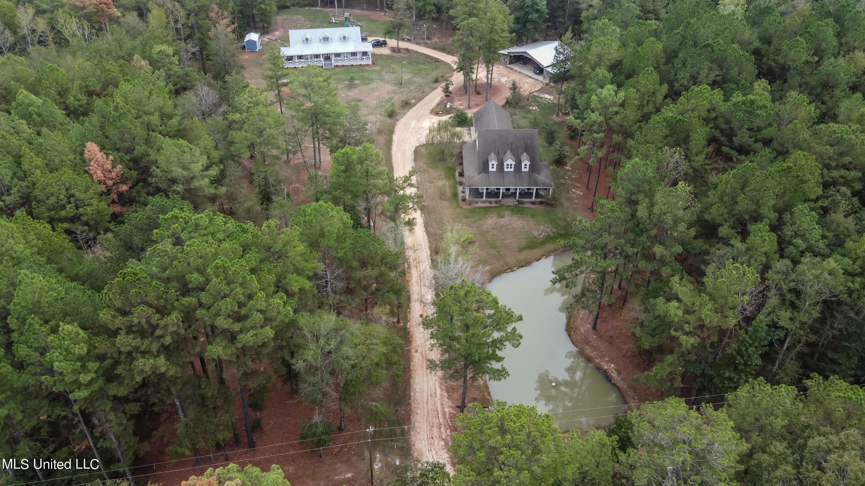 124 Oak Tree Lane Brandon, MS 39042 - Photo 4 of 78 124 Oak Tree Lane drone-4