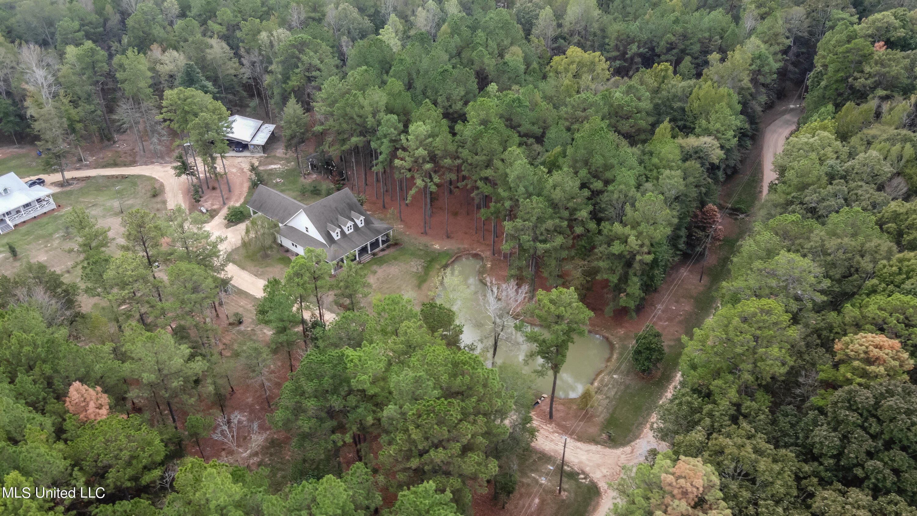 124 Oak Tree Lane Brandon, MS 39042 - Photo 6 of 78 124 Oak Tree Lane drone-8