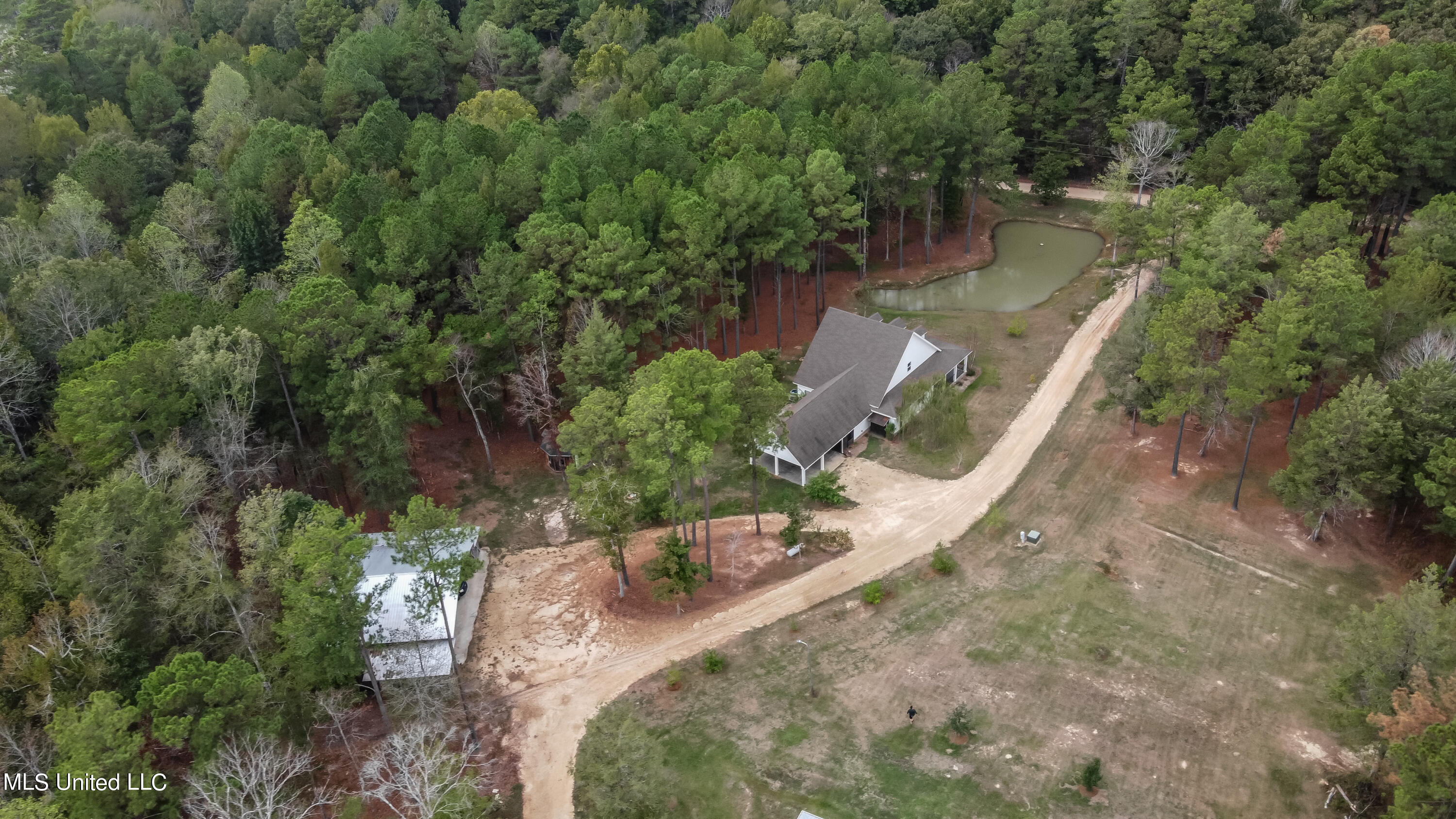 124 Oak Tree Lane Brandon, MS 39042 - Photo 8 of 78 124 Oak Tree Lane drone-12