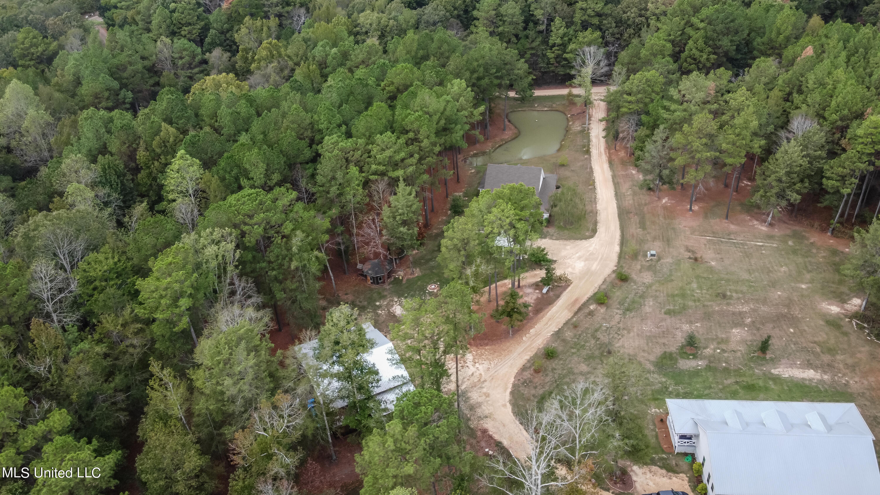 124 Oak Tree Lane Brandon, MS 39042 - Photo 9 of 78 124 Oak Tree Lane drone-13