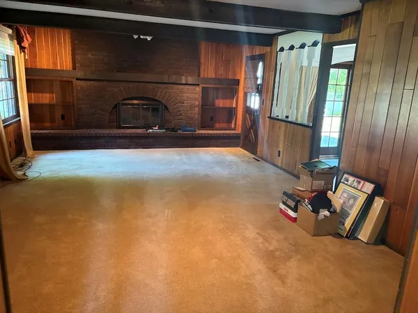 $359,900 | 914 South Country Club Drive, Butler, MO 64730