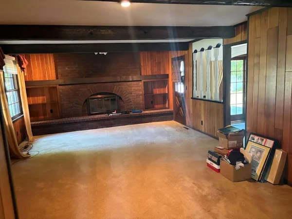 $359,900 | 914 South Country Club Drive, Butler, MO 64730