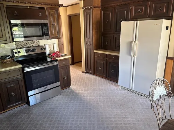 $359,900 | 914 South Country Club Drive, Butler, MO 64730