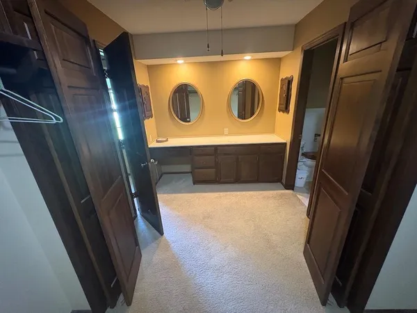 $359,900 | 914 South Country Club Drive, Butler, MO 64730