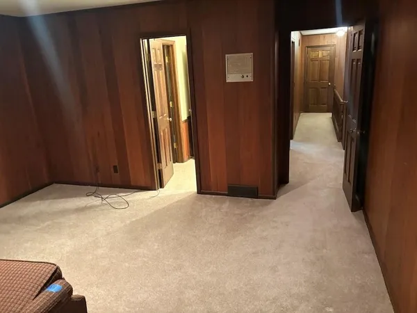 $359,900 | 914 South Country Club Drive, Butler, MO 64730