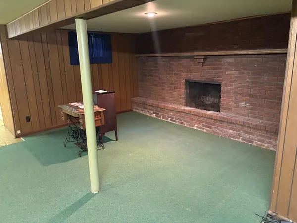 $359,900 | 914 South Country Club Drive, Butler, MO 64730