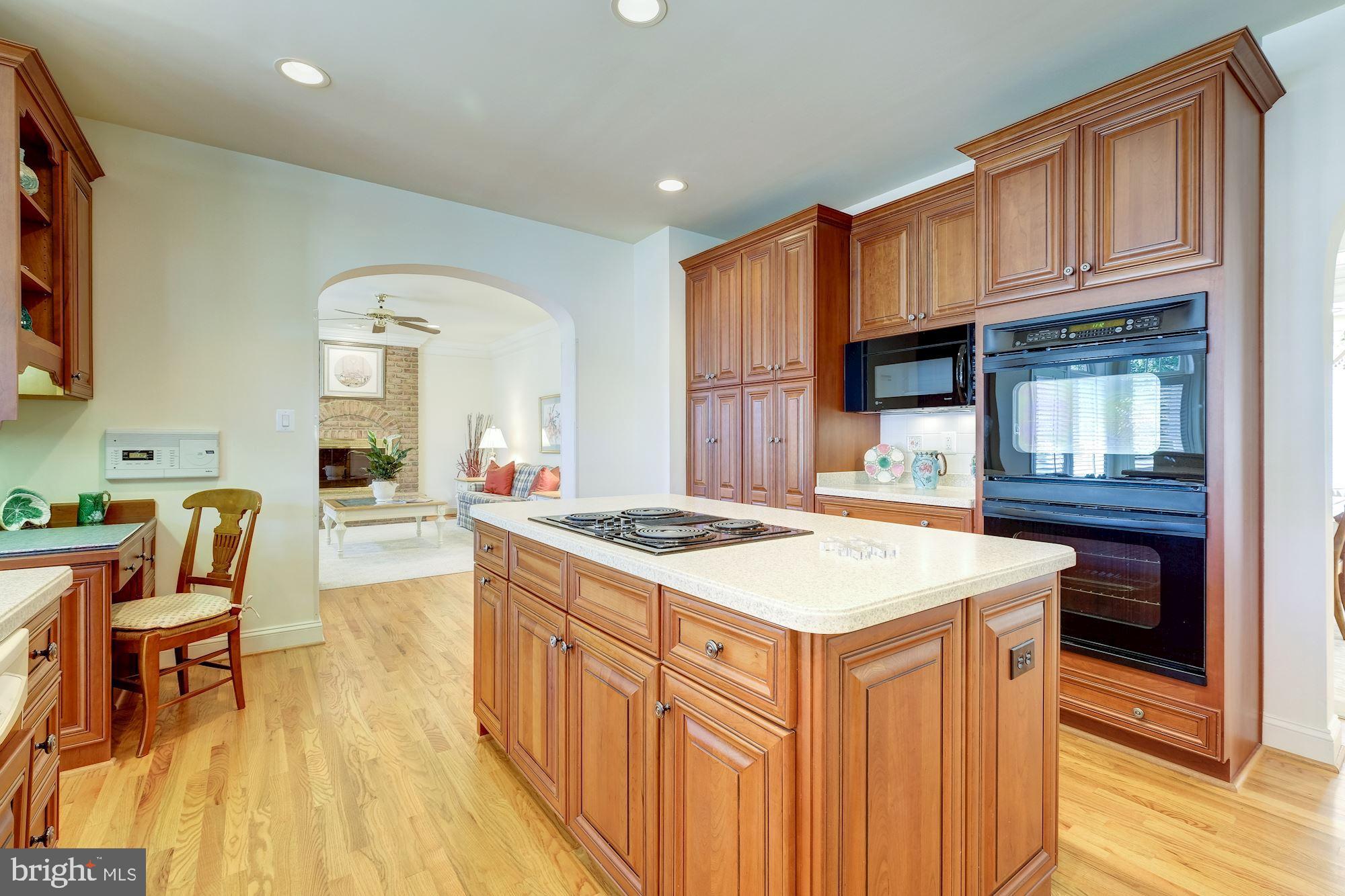 2669 Brook Valley Road Frederick, MD 21701 - Photo 22 of 70 DOUBLE WALL OVENS & DESK AREA