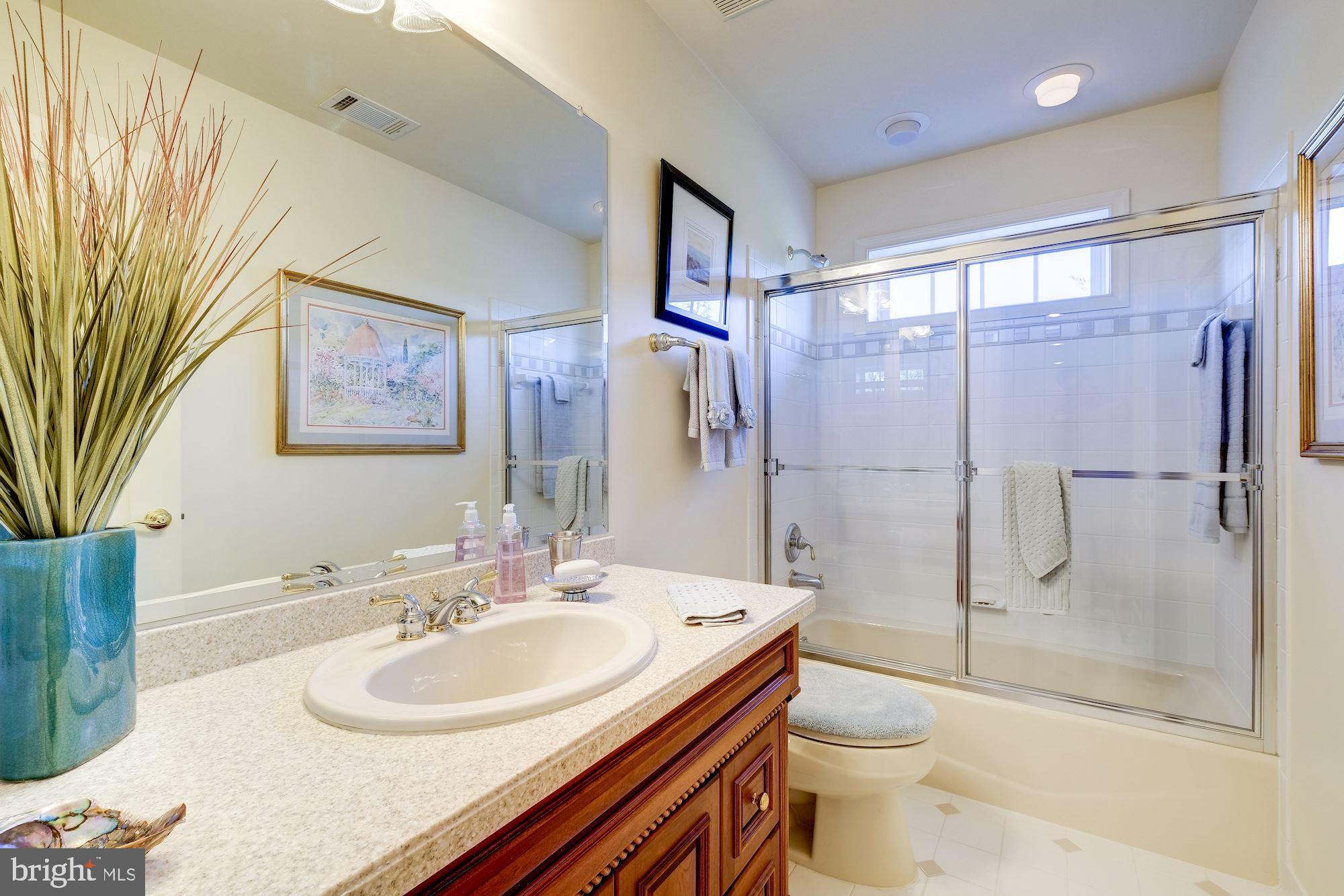 2669 Brook Valley Road Frederick, MD 21701 - Photo 45 of 70 HALL BATH ON THE UPPER LEVEL