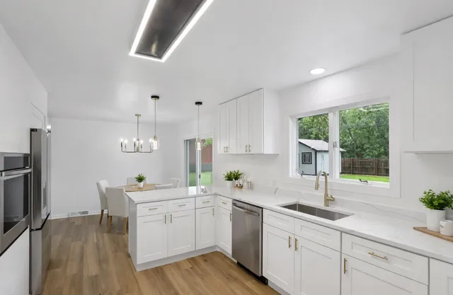 $445,000 | 23 Oaklawn Avenue, Yorkville, IL 60560