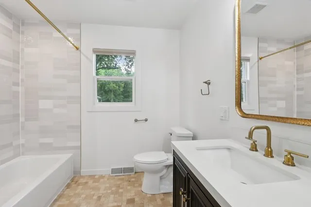 $445,000 | 23 Oaklawn Avenue, Yorkville, IL 60560