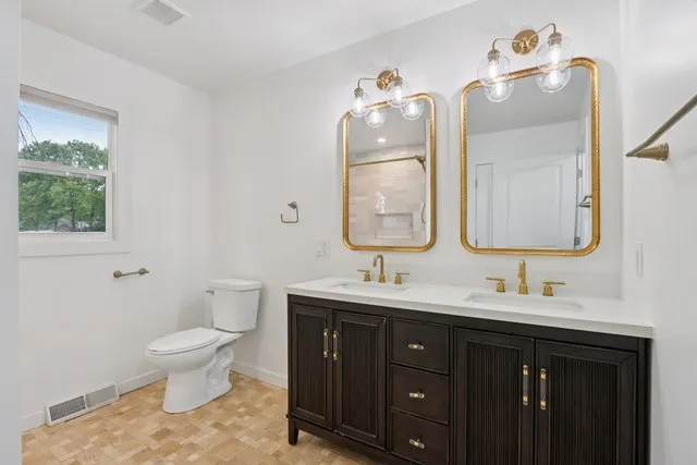 $445,000 | 23 Oaklawn Avenue, Yorkville, IL 60560